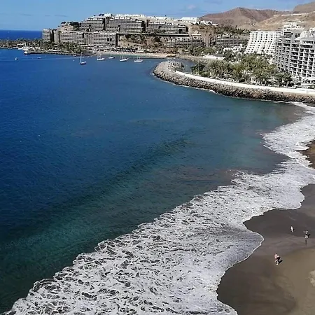 Donana Apartment At First Beachline Паталавака